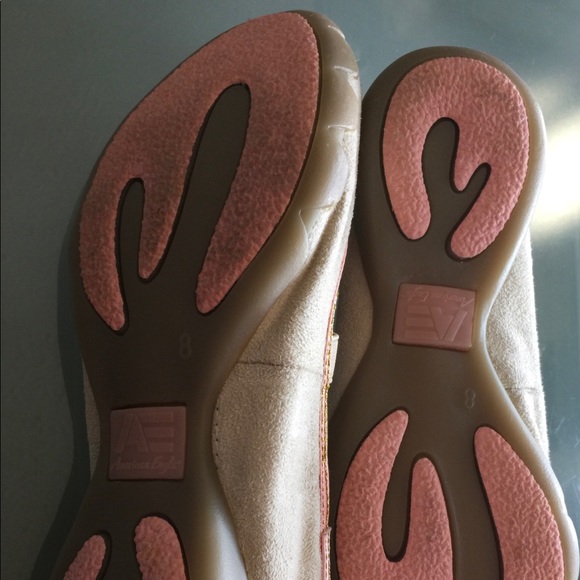 Like new ballet flat style slip on shoes - Picture 3 of 4